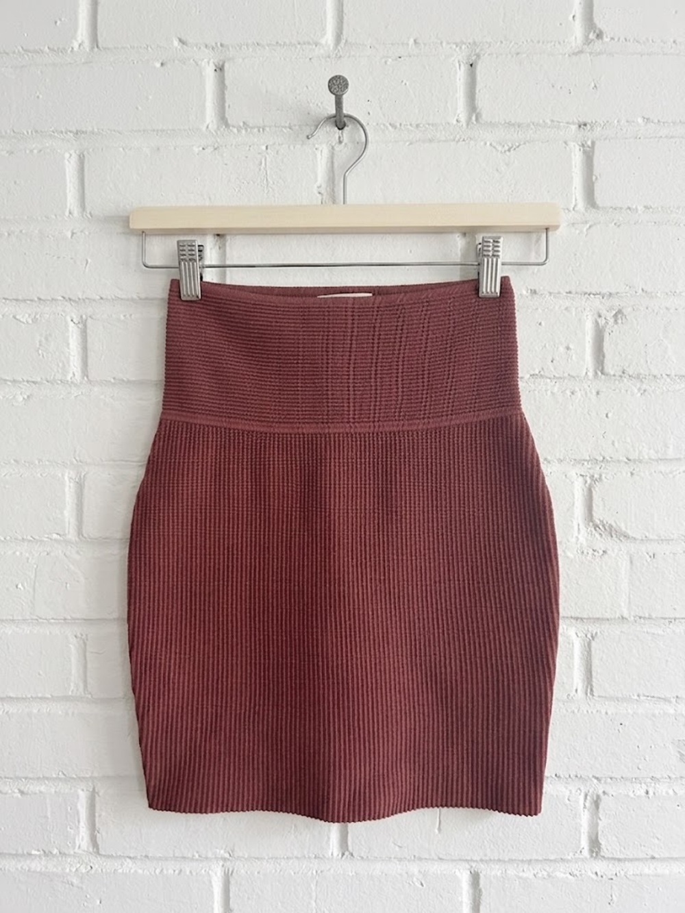 Aritzia Babaton Sculpt Knit Mini Skirt Ribbed High Waisted Rust Brown Small S